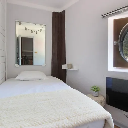 Apartment Nook 44 - The Cocoon - Historic 2 Bedroom *