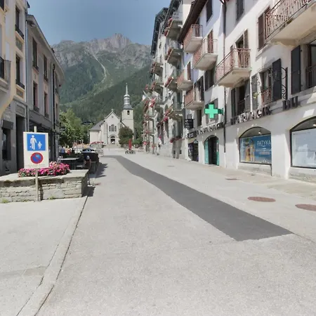 Apartment Nook 44 - The Cocoon - Historic 2 Bedroom Chamonix